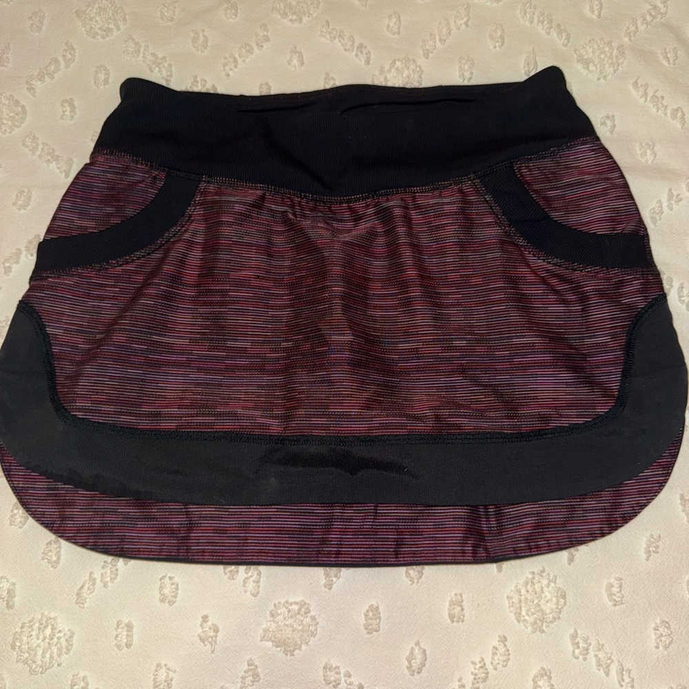 vintage LULULEMON Black and Pink Women's Skirt